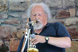 images/bandmitglieder/Wolfgang_300x200.jpg#joomlaImage://local-images/bandmitglieder/Wolfgang_300x200.jpg?width=300&height=200